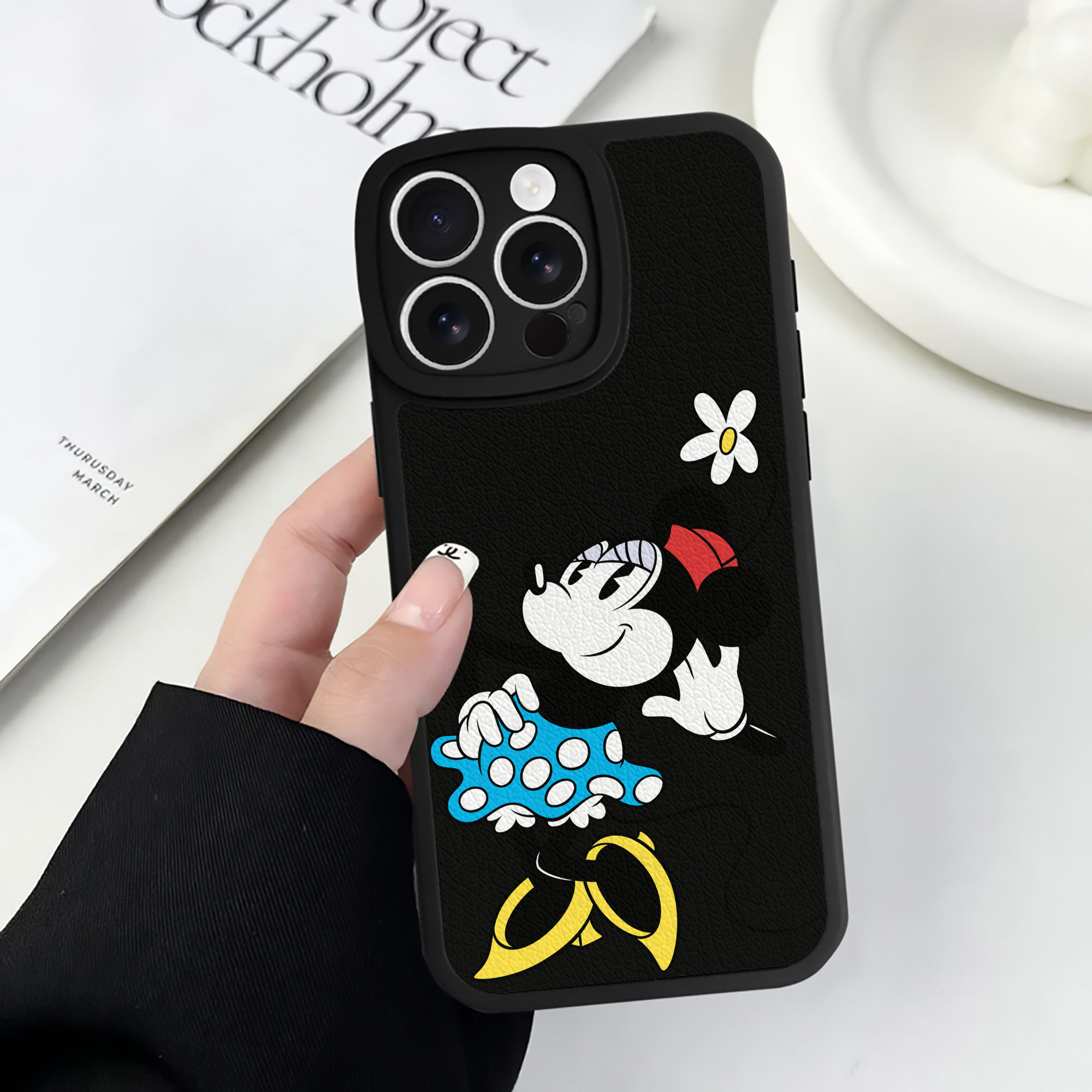 （画像用） ミッキーマウス Mickey Mouse 【iPhone 16シリーズ対応】シリコンスマホケース（レザー調） 材質：シリコン